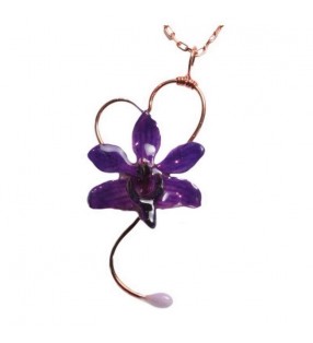 Bijou original orchidée ton violet, chaîne dorée, forme coeur