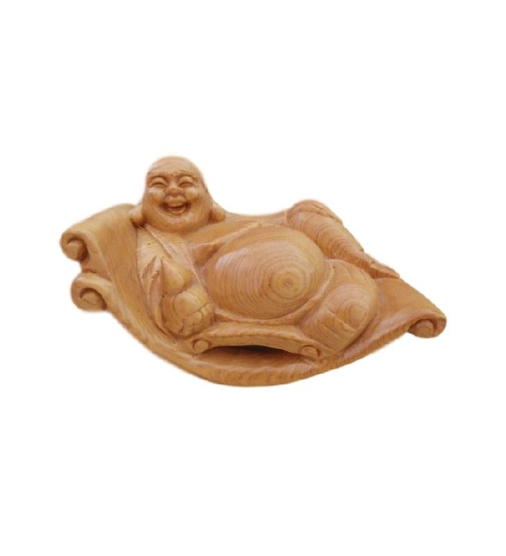 Bouddha rieur en bois, sur fauteuil