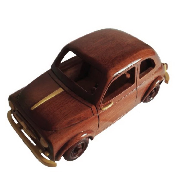 Maquette de la Fiat 500 en bois