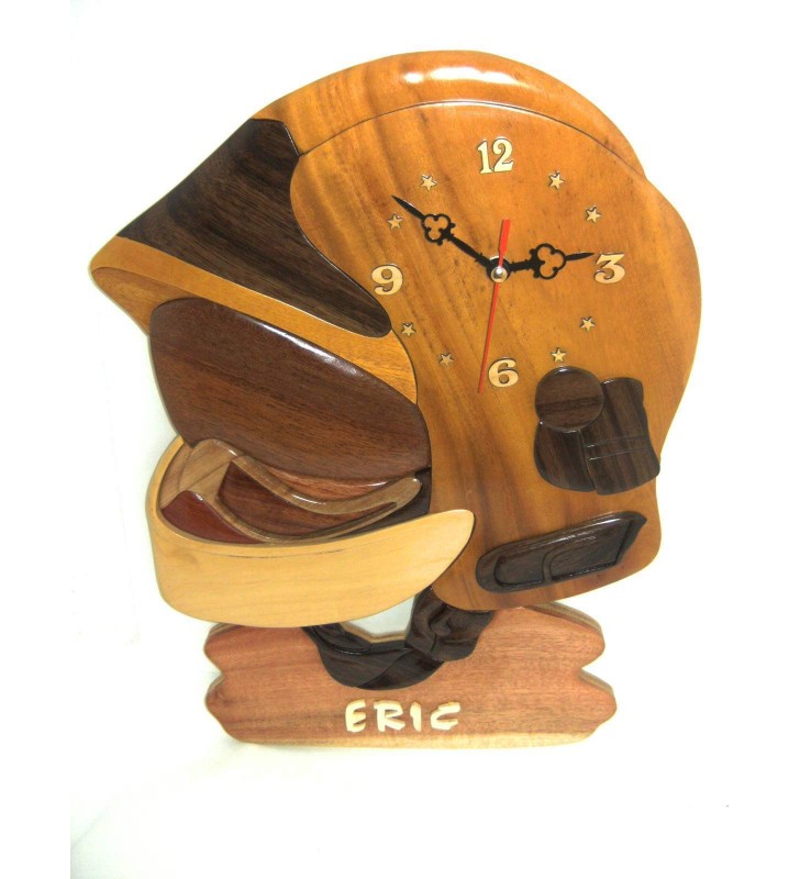 Horloge intarsia avec prénom en bois, Casque de Pompier F1